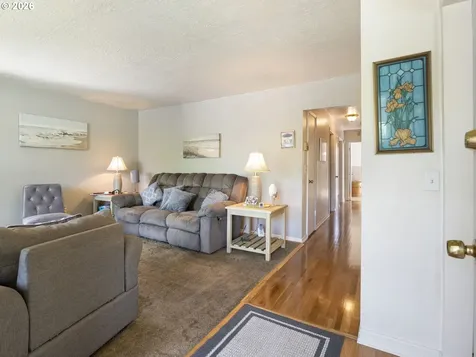 11726 SE Oak Street Portland OR 97216
