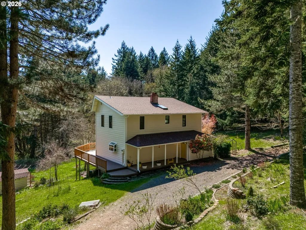 19037 NW Meadow Lake Road Yamhill OR 97148