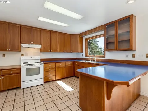 19037 NW Meadow Lake Road Yamhill OR 97148