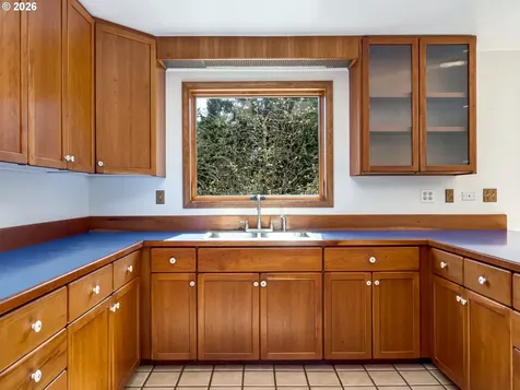 19037 NW Meadow Lake Road Yamhill OR 97148