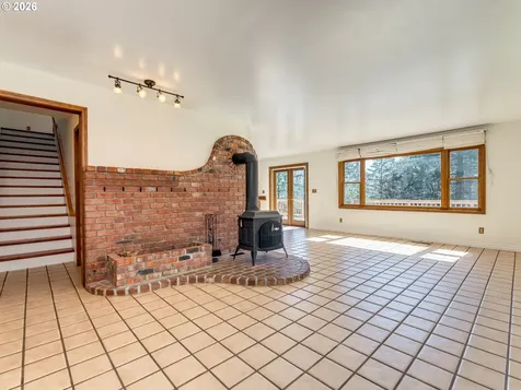 19037 NW Meadow Lake Road Yamhill OR 97148