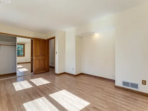 19037 NW Meadow Lake Road Yamhill OR 97148