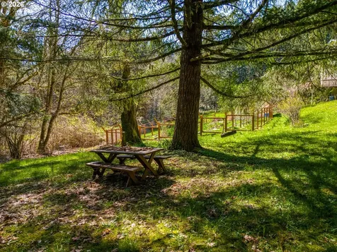19037 NW Meadow Lake Road Yamhill OR 97148
