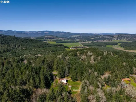19037 NW Meadow Lake Road Yamhill OR 97148