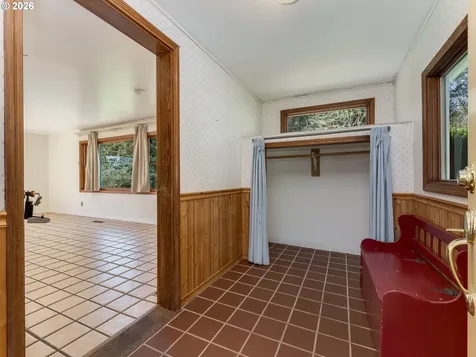 19037 NW Meadow Lake Road Yamhill OR 97148