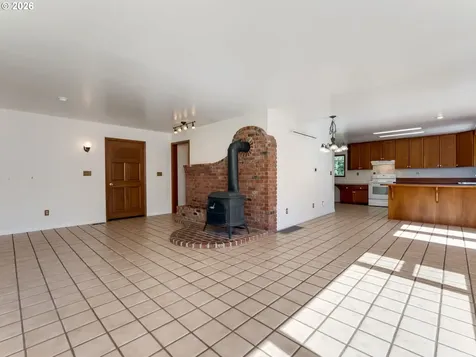 19037 NW Meadow Lake Road Yamhill OR 97148