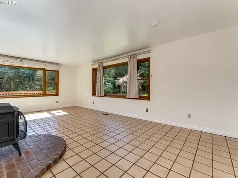 19037 NW Meadow Lake Road Yamhill OR 97148