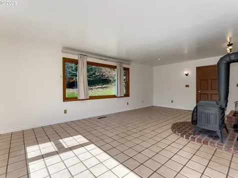 19037 NW Meadow Lake Road Yamhill OR 97148
