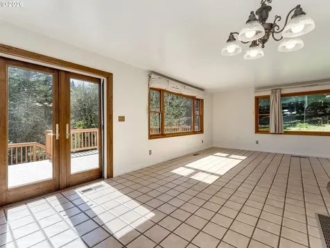 19037 NW Meadow Lake Road Yamhill OR 97148