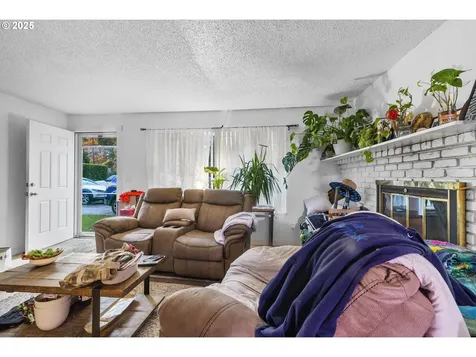15540 NE Couch Street Portland OR 97230