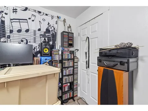 15540 NE Couch Street Portland OR 97230