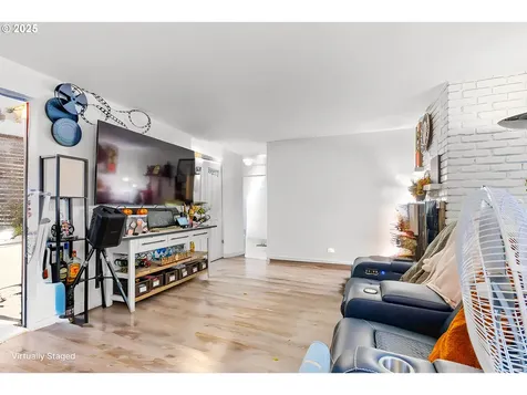 15540 NE Couch Street Portland OR 97230