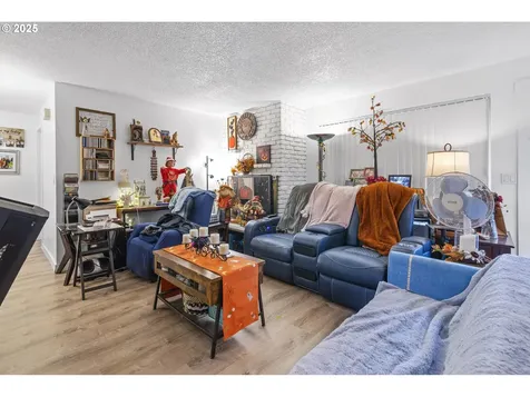 15540 NE Couch Street Portland OR 97230