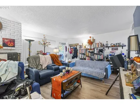 15540 NE Couch Street Portland OR 97230