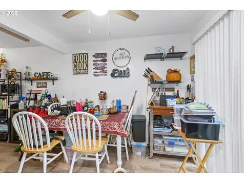 15540 NE Couch Street Portland OR 97230