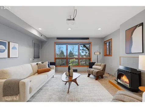 2935 NW Thurman Street Portland OR 97210
