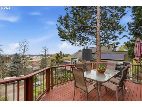 2935 NW Thurman Street Portland OR 97210