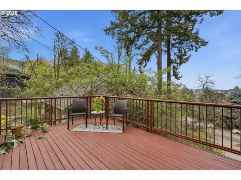 2935 NW Thurman Street Portland OR 97210