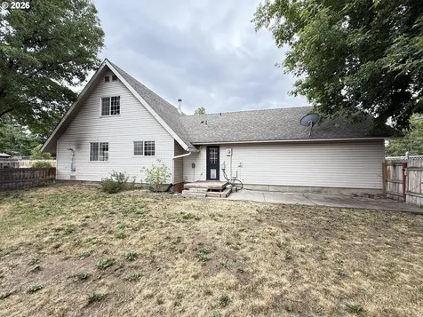 104 Pioneer Place Lakeview OR 97630