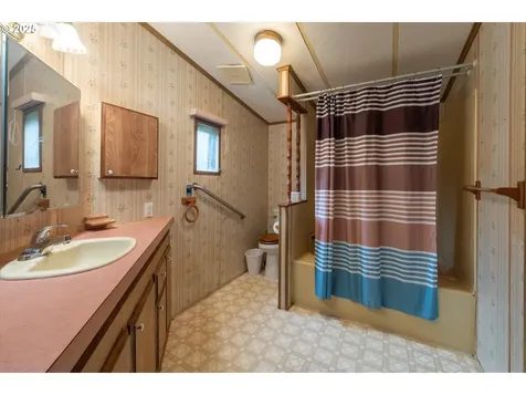 1445 Village Pines Avenue Coos Bay OR 97420