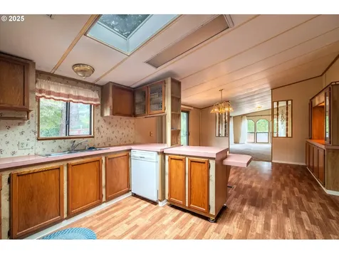 1445 Village Pines Avenue Coos Bay OR 97420