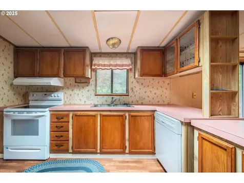 1445 Village Pines Avenue Coos Bay OR 97420