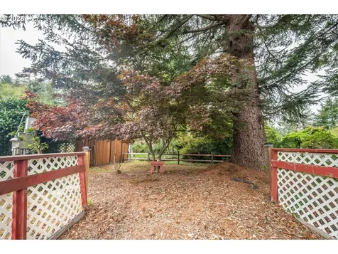 1445 Village Pines Avenue Coos Bay OR 97420