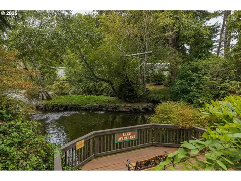 1445 Village Pines Avenue Coos Bay OR 97420