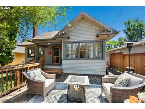 2736 SE Stark Street Portland OR 97214