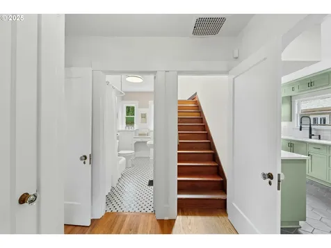 2736 SE Stark Street Portland OR 97214