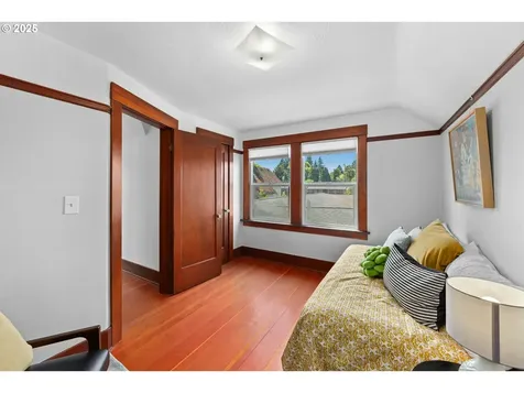 2736 SE Stark Street Portland OR 97214