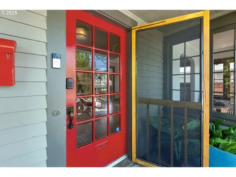 2736 SE Stark Street Portland OR 97214