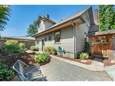 2736 SE Stark Street Portland OR 97214