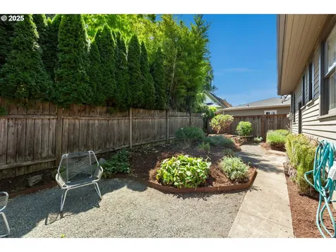 2736 SE Stark Street Portland OR 97214