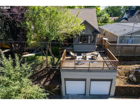 2736 SE Stark Street Portland OR 97214