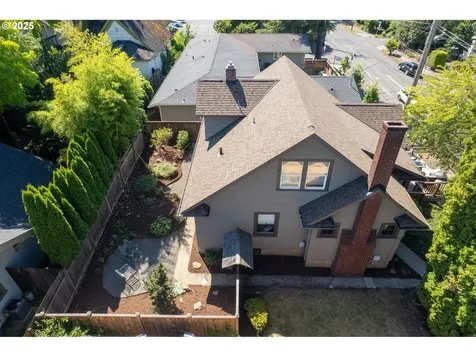 2736 SE Stark Street Portland OR 97214