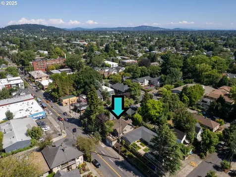 2736 SE Stark Street Portland OR 97214