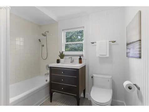 725 NE Jessup Street Portland OR 97211