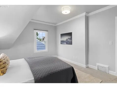 725 NE Jessup Street Portland OR 97211