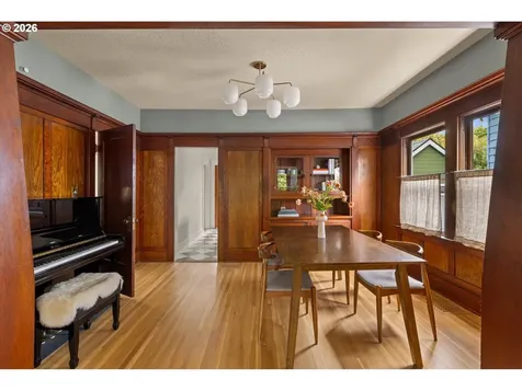 1842 SE 42nd Avenue Portland OR 97215