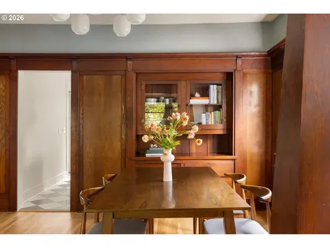 1842 SE 42nd Avenue Portland OR 97215