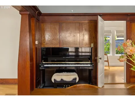 1842 SE 42nd Avenue Portland OR 97215