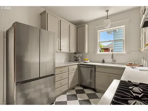 1842 SE 42nd Avenue Portland OR 97215