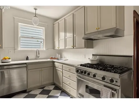 1842 SE 42nd Avenue Portland OR 97215