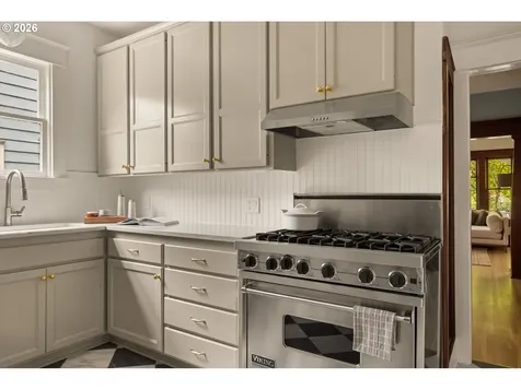 1842 SE 42nd Avenue Portland OR 97215
