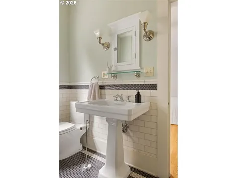 1842 SE 42nd Avenue Portland OR 97215