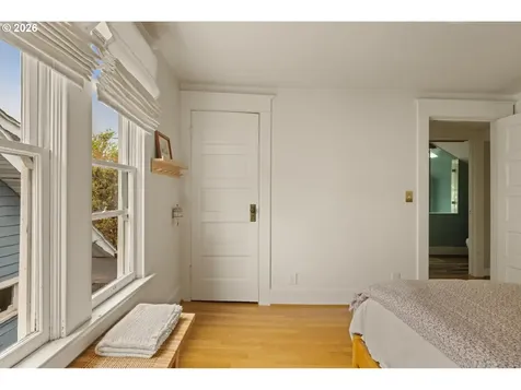 1842 SE 42nd Avenue Portland OR 97215