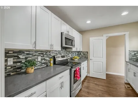 3801 NE 82nd Avenue Portland OR 97220