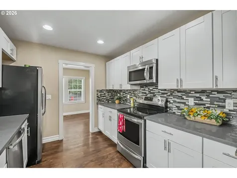 3801 NE 82nd Avenue Portland OR 97220