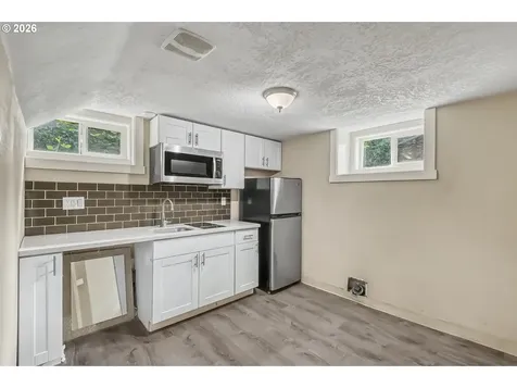 3801 NE 82nd Avenue Portland OR 97220